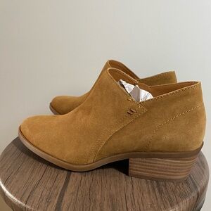 NEW Lucky Brand Fanky Suede Heeled Ankle Boot in Dune